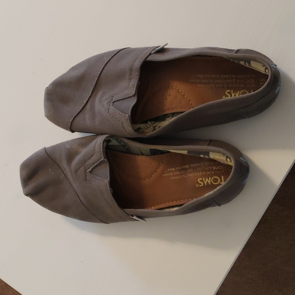 Toms